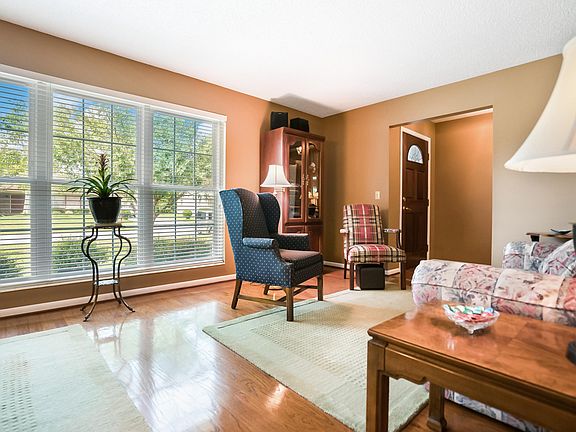 4th image of 8977 Brookshire Ct