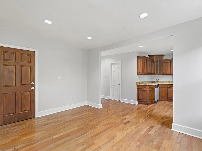 36 Perry St #2 — Photo 5