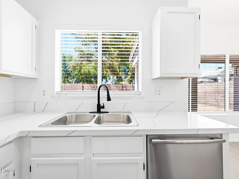 1540 E San Remo Ave — Photo 13