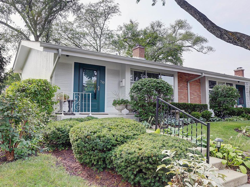 1st image of 710 Carriage Hill Dr