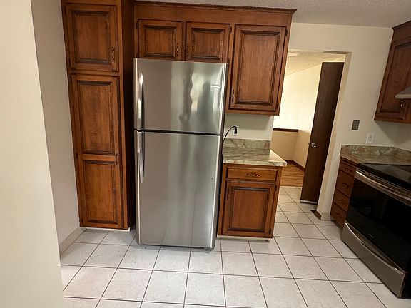 5th image of 13 Saint Marc Cir #B
