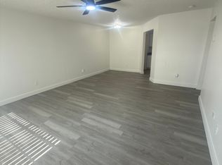 725 2nd Ave NE APT A, Largo, FL 33770