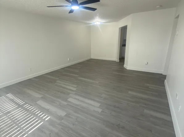 725 2nd Ave NE APT A, Largo, FL 33770