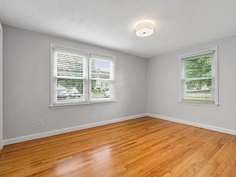 15 Temple Rd — Photo 12