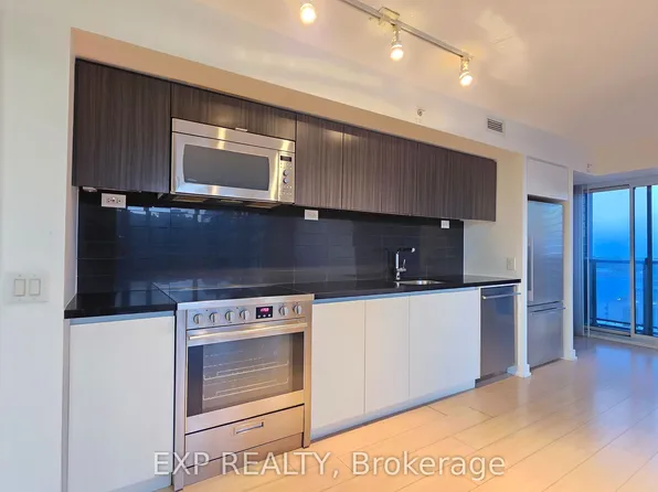 85 Queens Wharf Rd #2206, Toronto, ON M5V 0J9