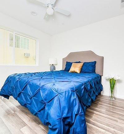 5th image of 4338 53rd St Unit 304