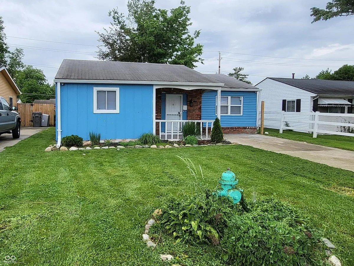 Building Photo - 2820 Caroline Ave
