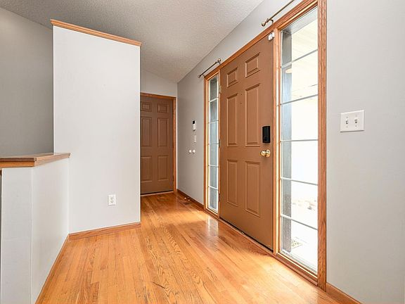 3rd image of 4715 190th St W