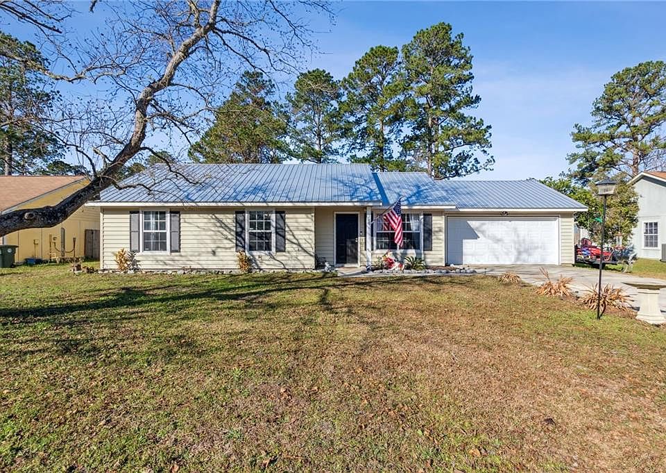 1st image of 216 Brackenfern Way