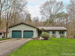 2676 Chestnut Ln, Fennville, MI 49408