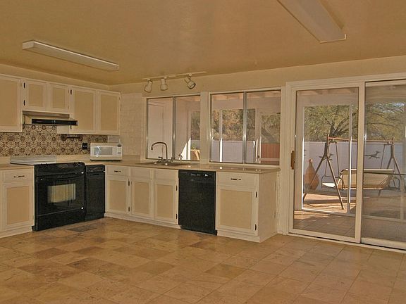3rd image of 8268 N Verde Catalina Dr