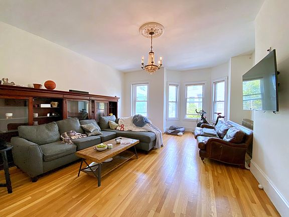 3rd image of 296 Bunker Hill St #2