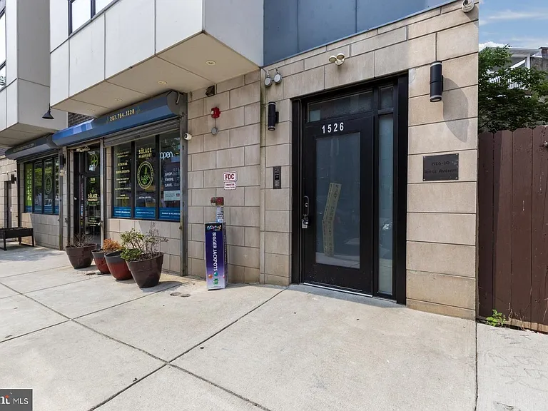 1526 Ridge Ave #1 — Photo 28