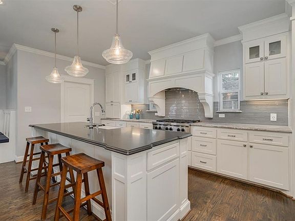 3rd image of 10115 Kirkhaven Dr
