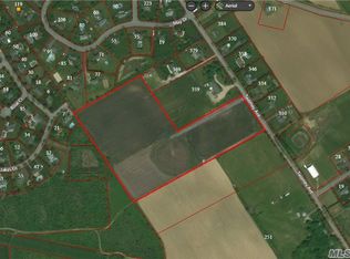 744 Twomey Ave, Calverton, NY 11933
