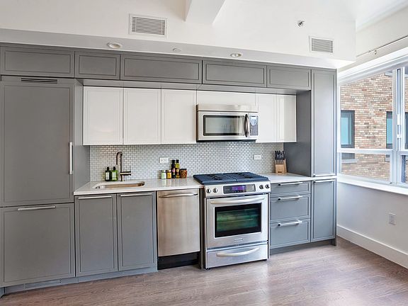 3rd image of 432 W 52nd St APT 4A