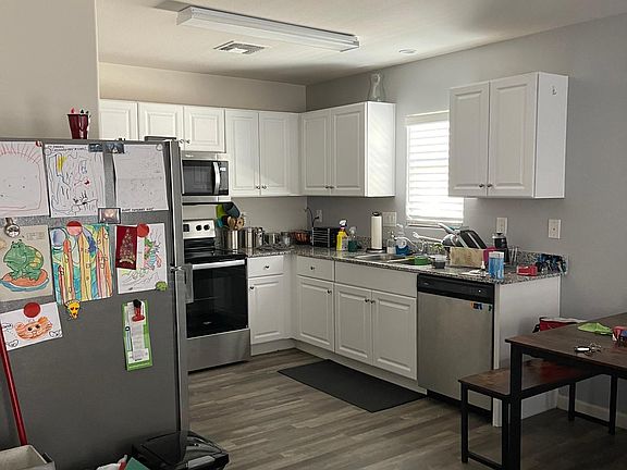 3rd image of 298 E Watson Pl
