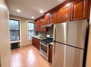 30-33 41st St #1R, Astoria, NY 11103