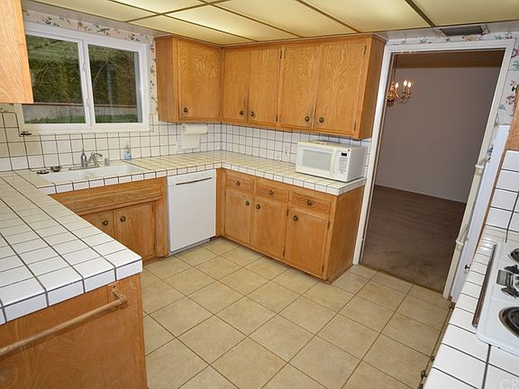 4th image of 22644 Cavalier St