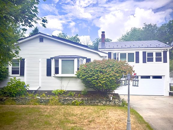 3rd image of 223 Laurel St