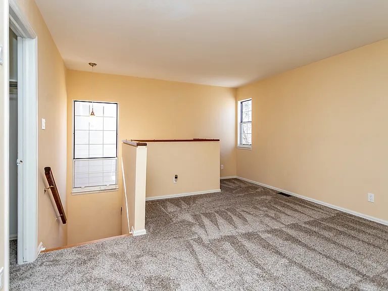 316 Cobblestone Dr — Photo 36