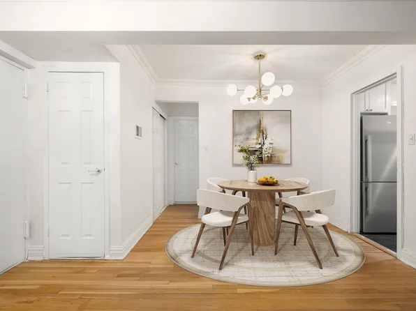 305 East 72nd Street image 4 of 10