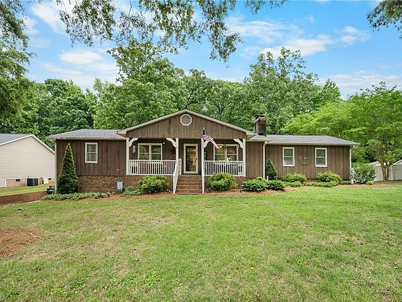 2nd image of 1025 Springwood Ln