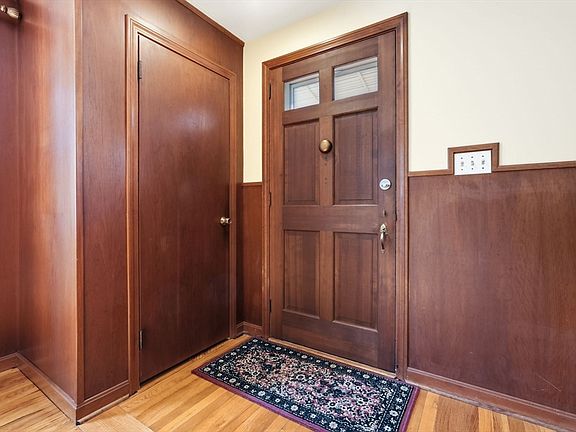 4th image of 38 Alhambra Cir S