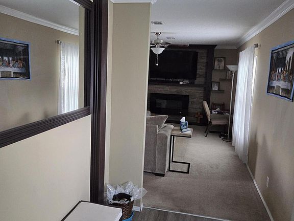 2nd image of 115 N Larry Dr