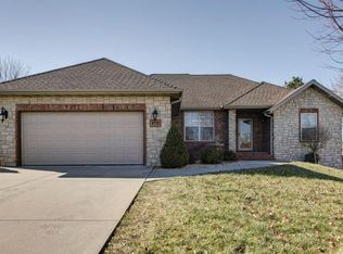 525 Thunderbird Dr, Rogersville, MO 65742