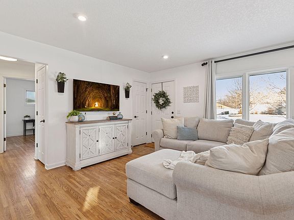 5th image of 5857 Cavell Ave N