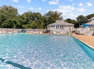 51 Peddlars Dr #51, Branford, CT 06405