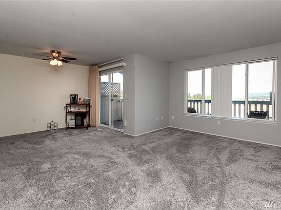 3rd image of 112 19th Ave SE Unit 7