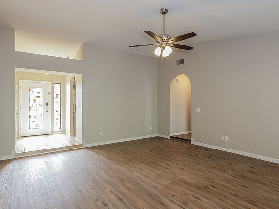 3rd image of 14826 N Briarwood Dr