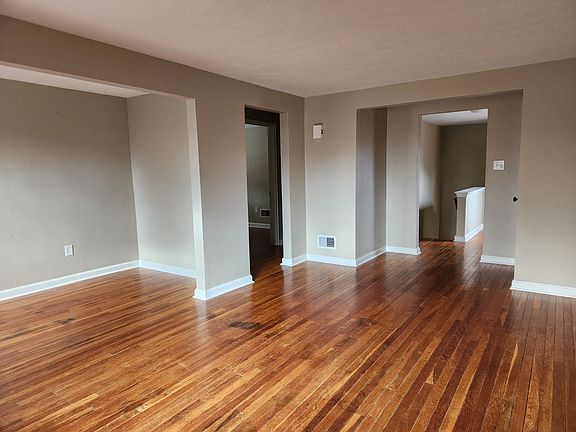 3rd image of 1043 S Broadview Blvd