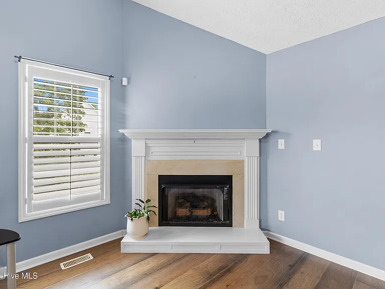 108 Camberly Ln — Photo 17