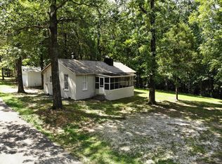 300 E Cumberland Rd, Camden, TN 38320