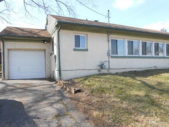 2nd image of 300 W Siebenthaler Ave