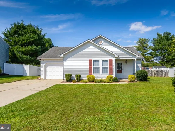 9 Ware Dr, Glassboro, NJ 08028