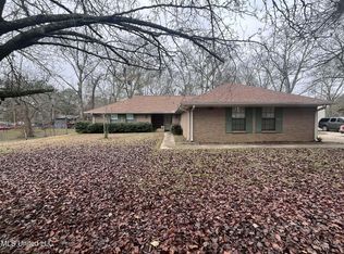 811 N Maple St #D, D Lo, MS 39062