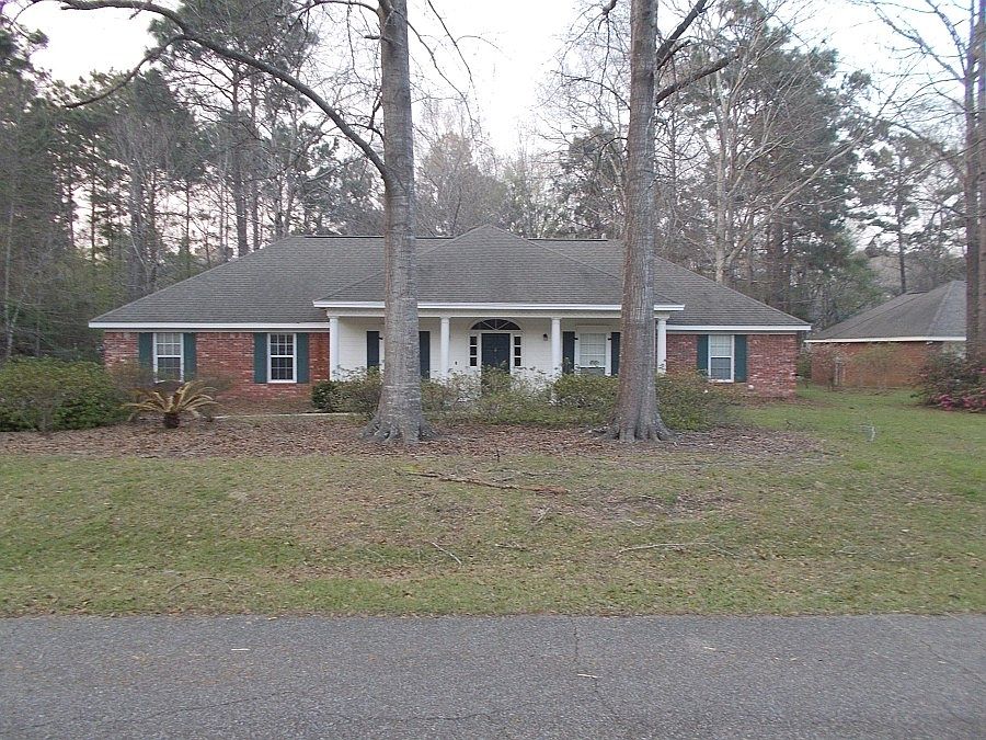 1st image of 10 Rockwood Dr