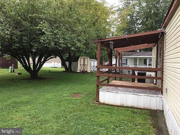 3rd image of 80 Buttonwood Dr
