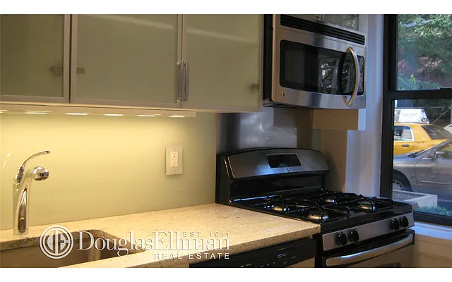 Rented by Douglas Elliman | media 7