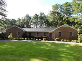 101 Pine Ridge Dr, Southern Pines, NC 28327