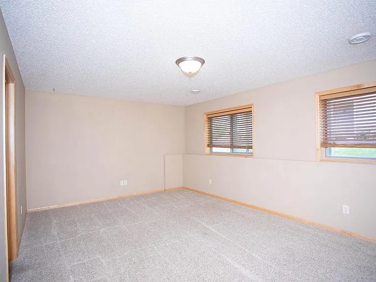 3175 Frontier Dr — Photo 20
