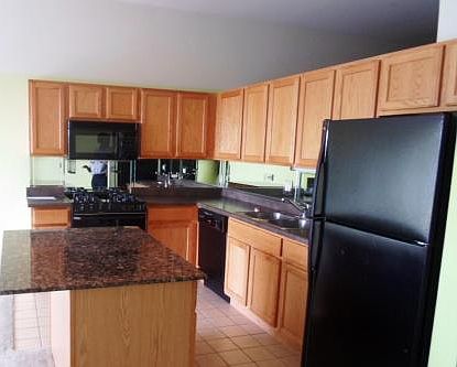 4th image of 1000 E 53rd St Unit 623S