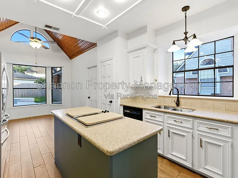 5626 Spring Lodge Dr — Photo 12
