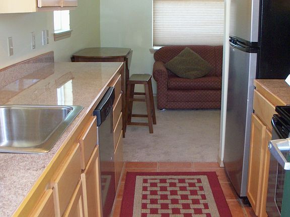 4th image of 3621 Lombard Ave APT 1