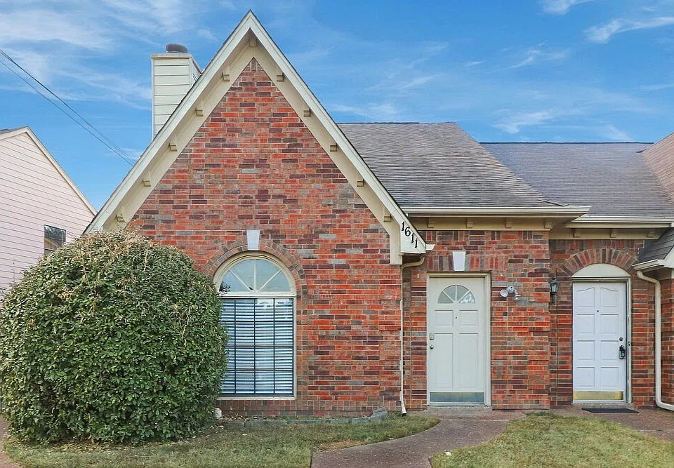 1611 Oaken Bucket Dr