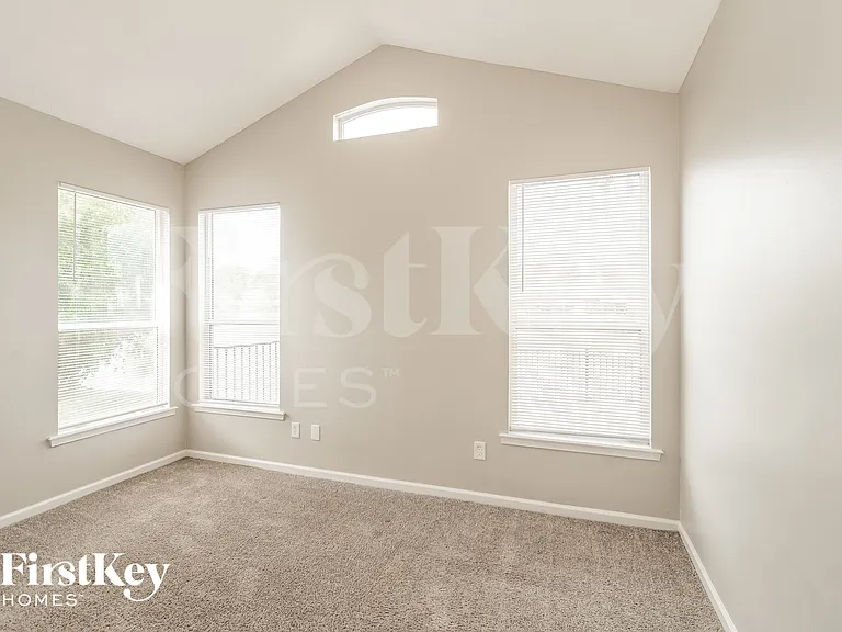 1528 Walnut Creek Dr — Photo 12